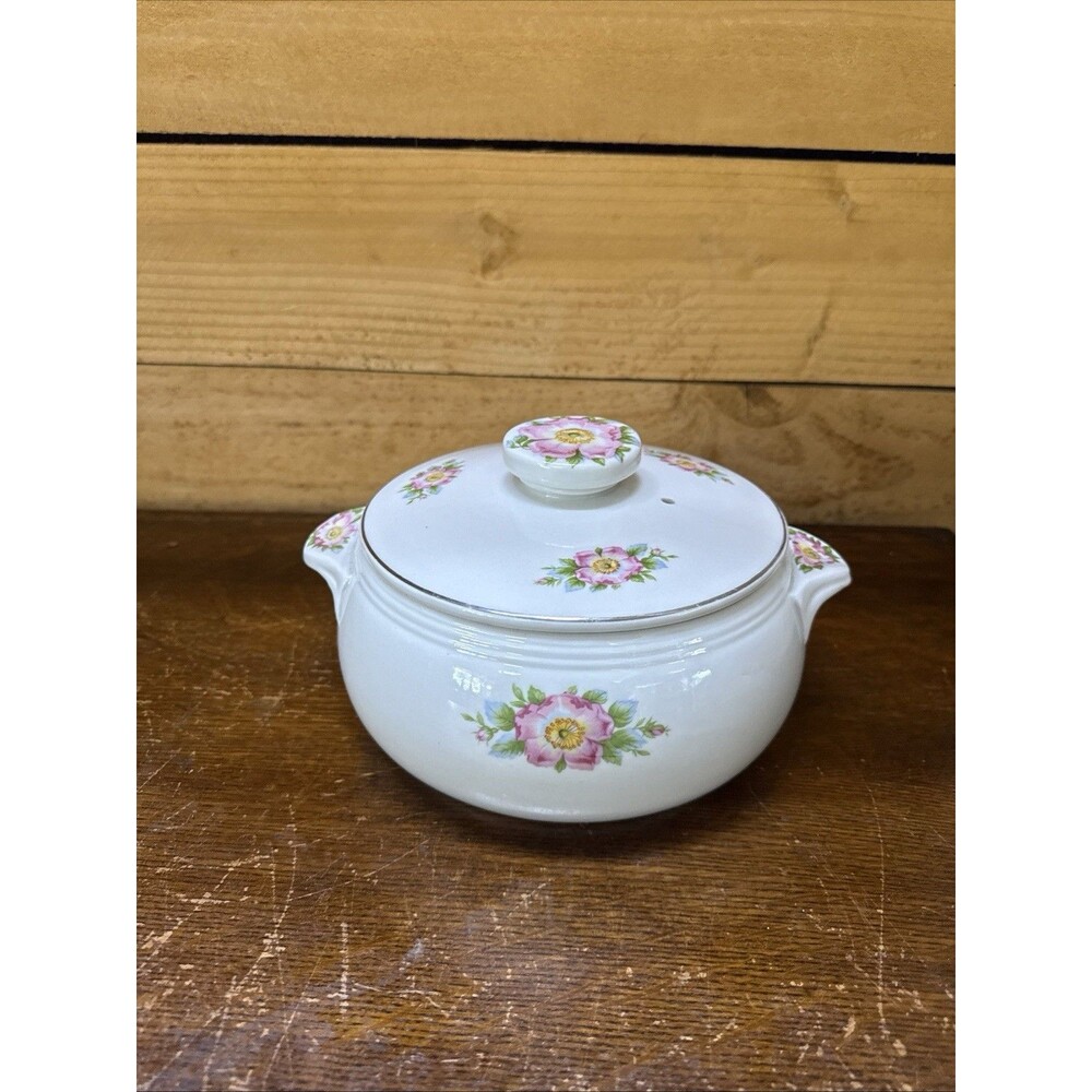 Vintage Hall’s Superior Rose 2.5 Qt Covered Casserole Dish #658 Pink Floral